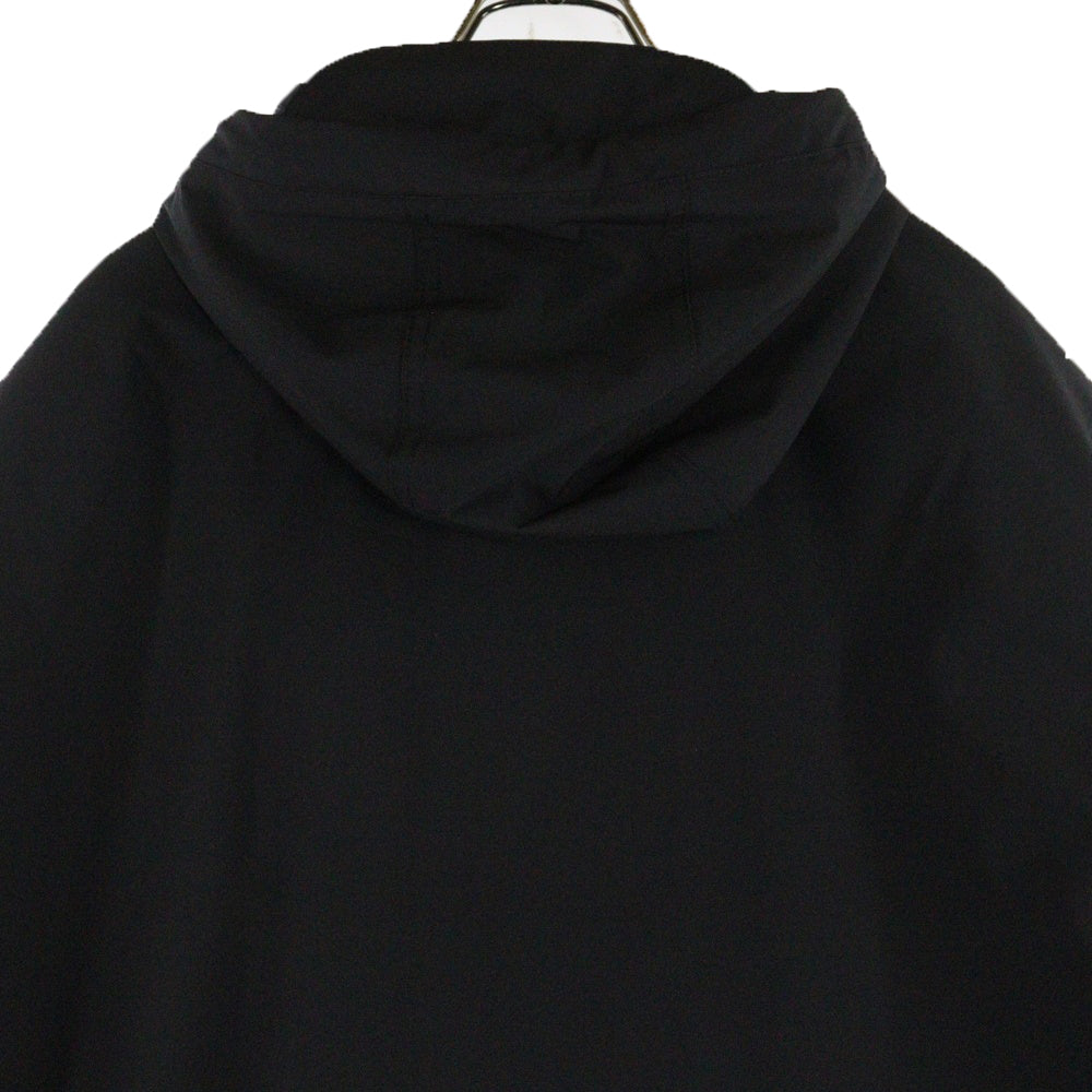 STONE ISLAND(ストーンアイランド) ストコンパスバッジ付き フード付きジャケット K1S154100047S0A27 ブラック