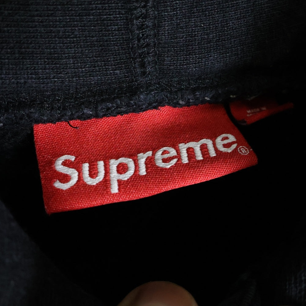 SUPREME(シュプリーム) 23AW Varsity Hooded Sweatshirt バーシティロゴプリントプルオーバースウェットパーカー フーディー ブラック