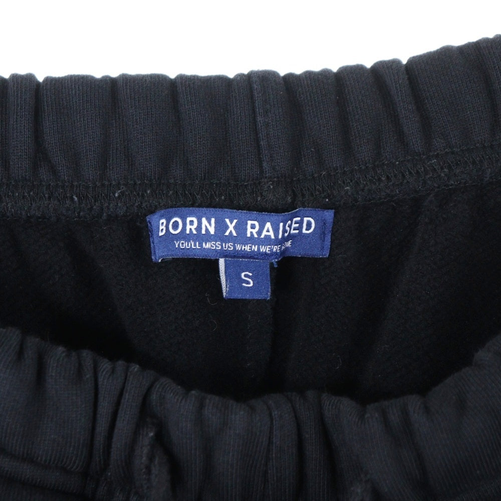 BORN X RAISED(ボーンアンドレイズド) 25SS Embroidered Script SWEATPANTS エンブロイダード 刺繍 BXR エンブロイダリー ロゴ イージー スウェットパンツ ブラック