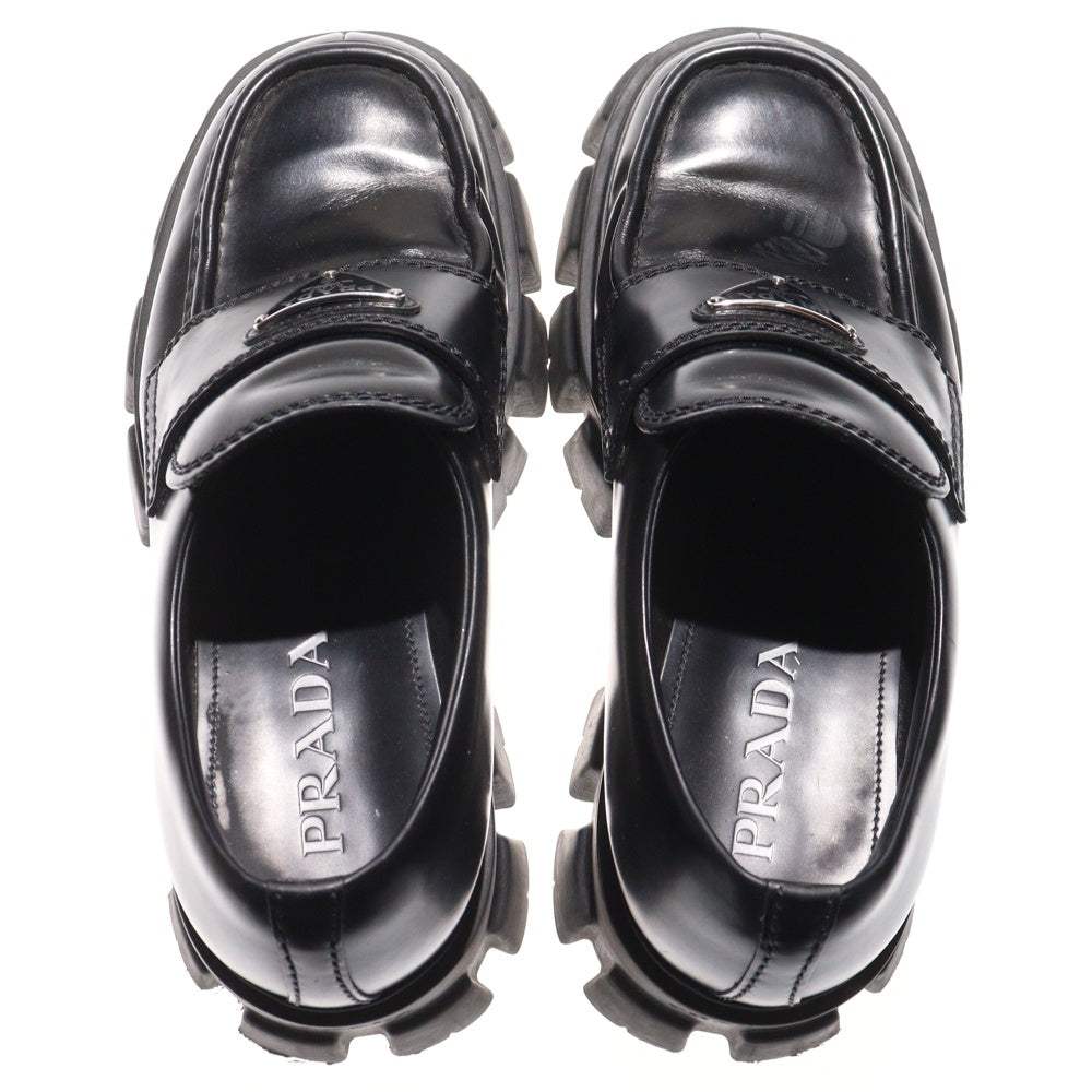 PRADA(プラダ) Monolith Pointy Brushed Leather Loafers モノリス トライアングルロゴ 三角プレート ブラッシュドレザー ローファー ブラック 2DE129