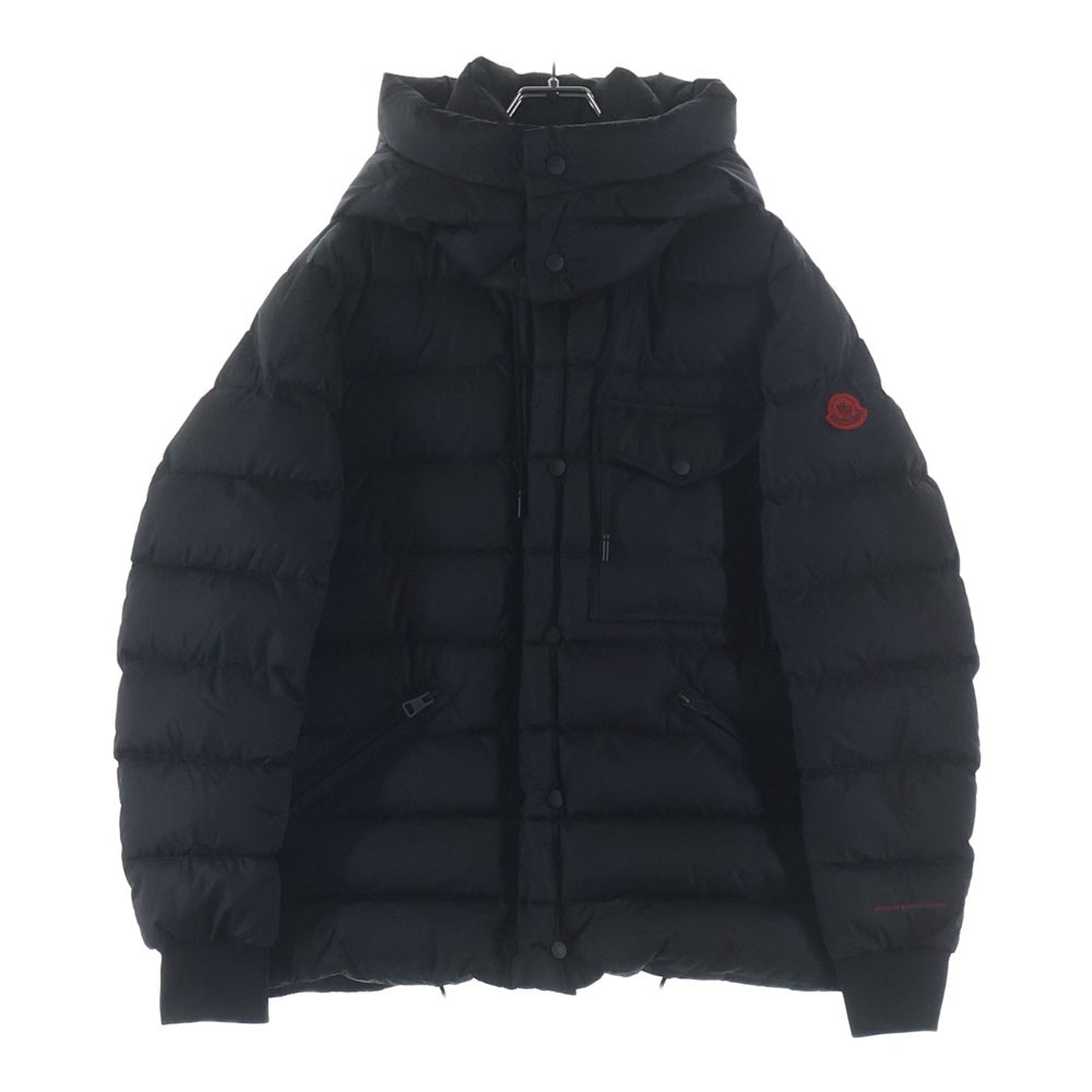 MONCLER(モンクレール) BORN TO PROTECT G10911B51E00 レッドワッペン ダウンジャケット ブラック