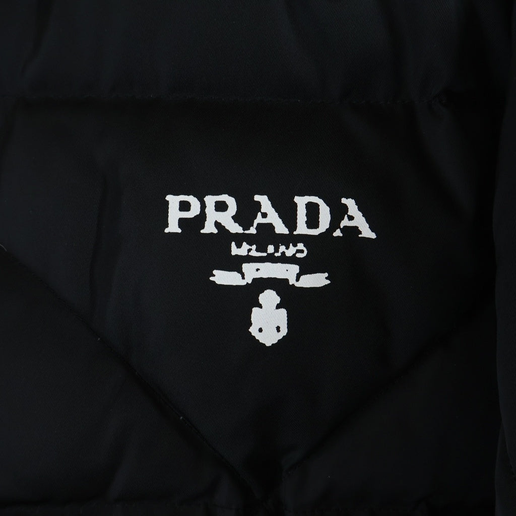 PRADA(プラダ) RE-NYLON ロゴプリント キルティングダウンジャケット SGB803 ブラック