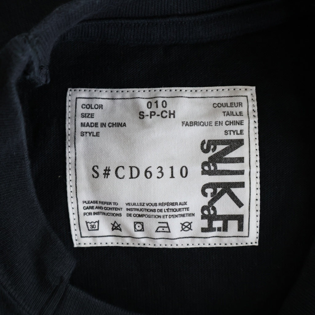NIKE(ナイキ) ×sacai 再構築ロゴプリント クルーネック半袖Tシャツカットソー ブラック CD6310-010