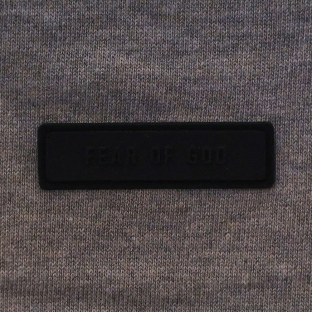 ESSENTIALS FEAR OF GOD(エッセンシャル フィアオブゴッド) ラバーロゴ モックネック ロンスリーブTシャツ グレー