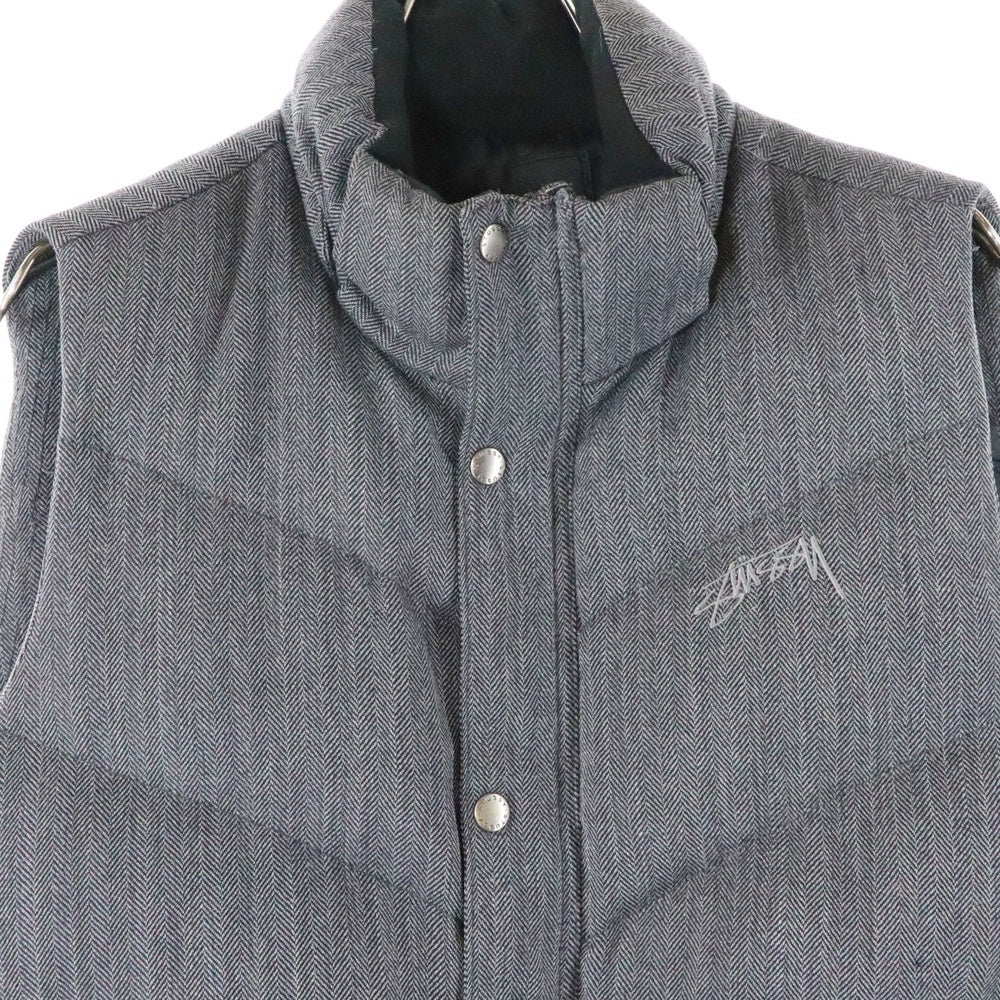 STUSSY(ステューシー) ロゴ刺繍 パッチ付き ダウンベスト グレー