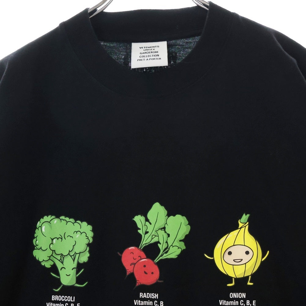VETEMENTS(ヴェトモン) Vegan Logo T-Shirt ヴィーガンロゴ クルーネック半袖Tシャツ UA52TR380B ブラック