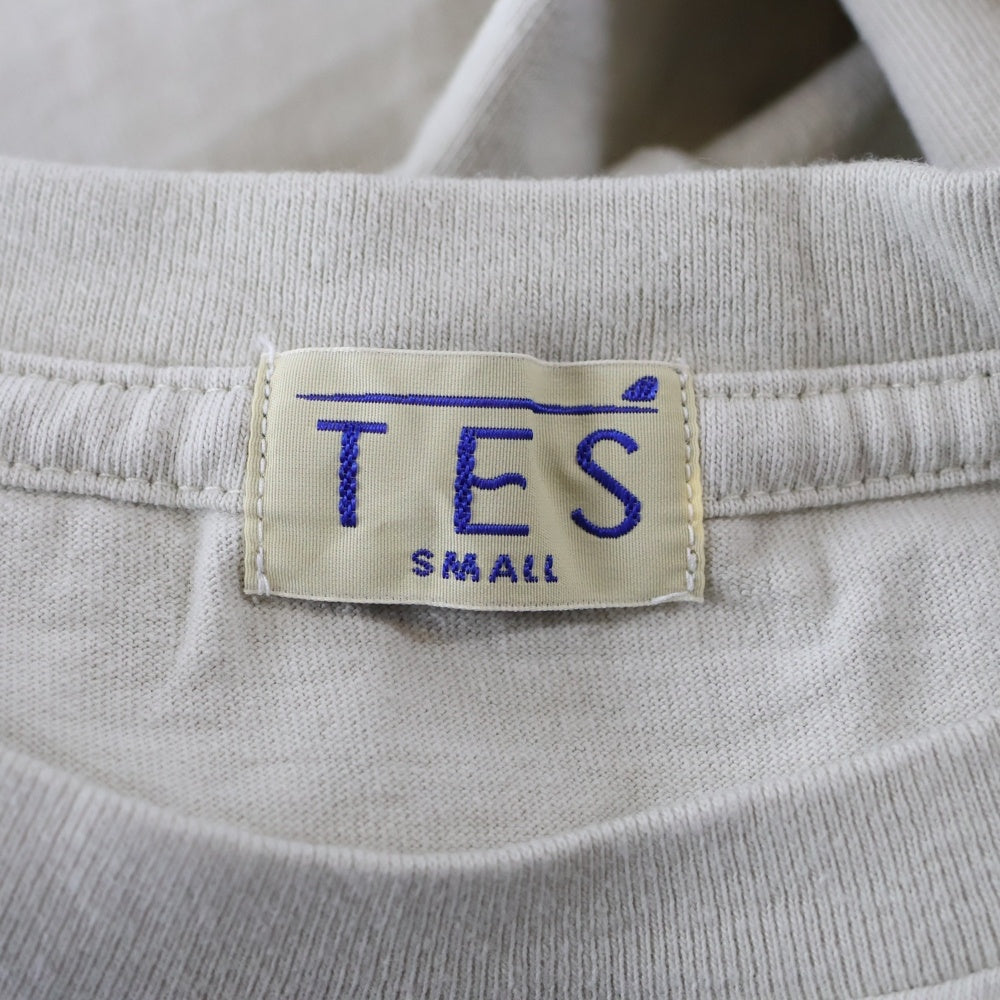 TES(テス) ロゴプリント クルーネックTシャツカットソー ベージュ