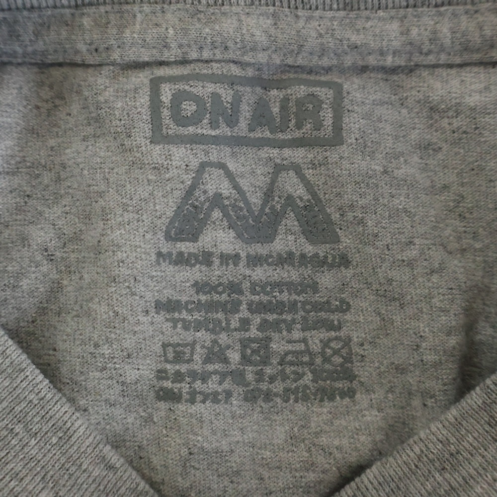 NO BRAND(ノーブランド) ON AIR プリントデザイン クルーネック半袖Tシャツカットソー グレー
