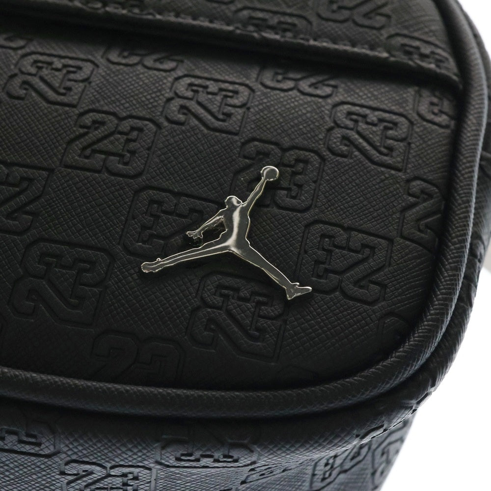JORDAN BRAND(ジョーダンブランド) ロゴパッチ モノグラム カメラバッグ ブラック