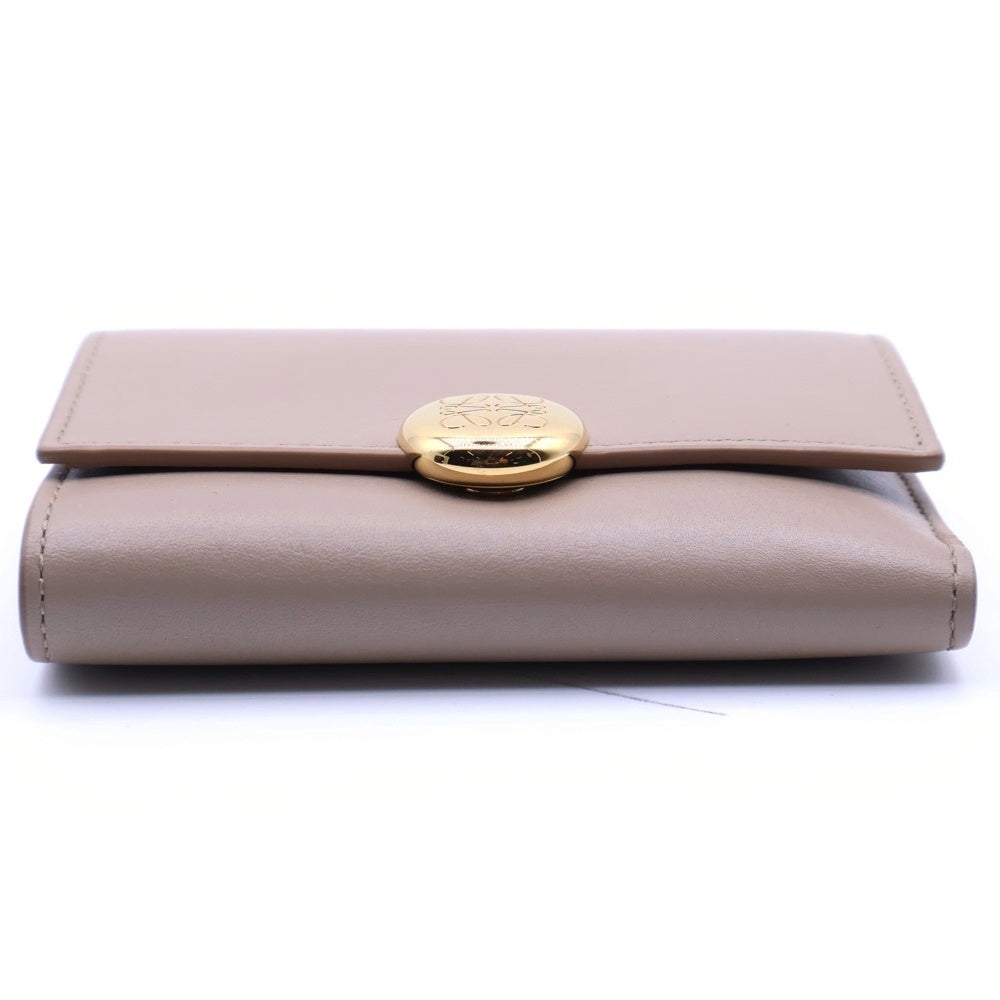 LOEWE(ロエベ) ぺブル バーティカル アナグラムロゴ カーフスキン レザー スモール コンパクトウォレット 三つ折り財布 ゴールド金具 ベージュ