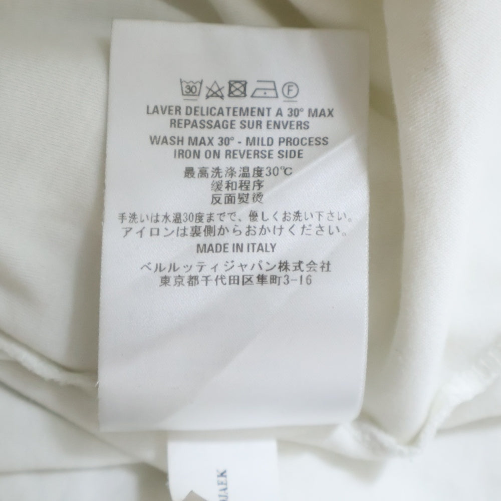 Berluti(ベルルッティ) カリグラフィ刺繍 クルーネック半袖Tシャツカットソー R21JRS70JAEK ホワイト