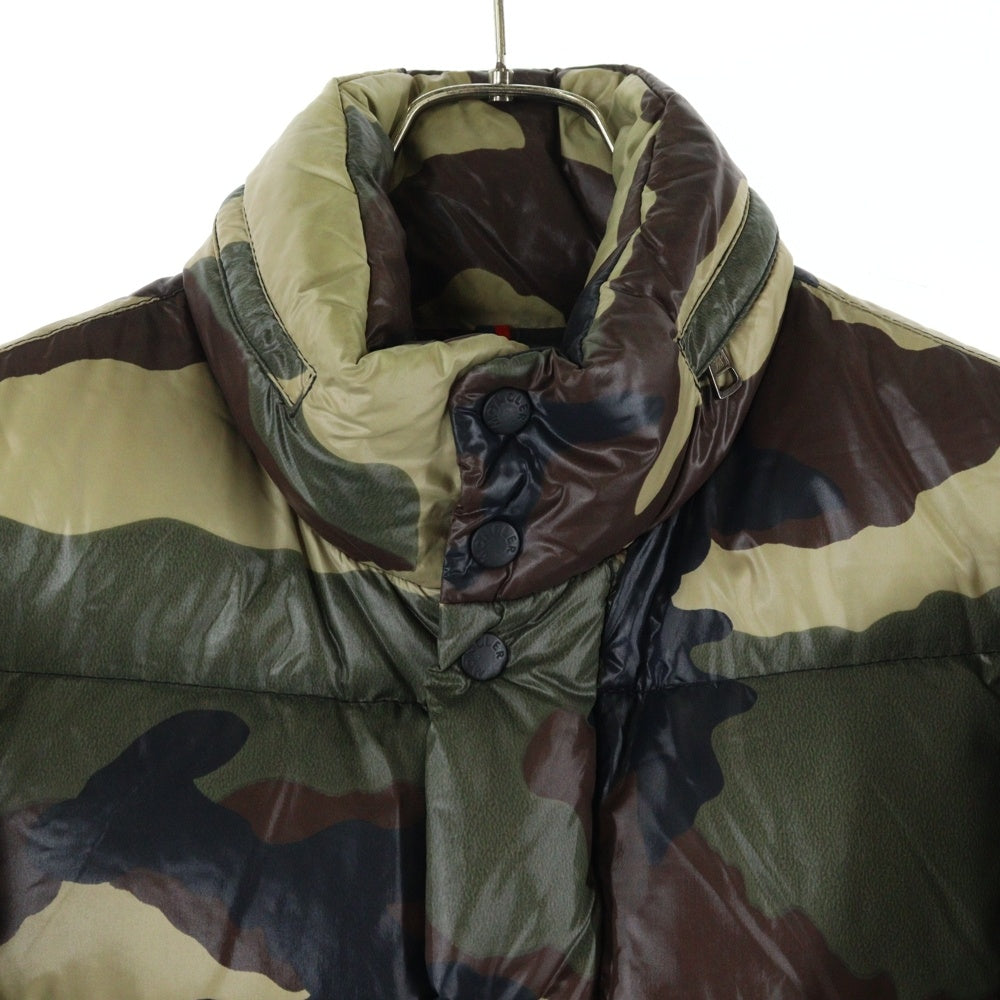 MONCLER(モンクレール) エベレスト ワッペン付き カモ柄 ダウンジャケット Z7HJ820