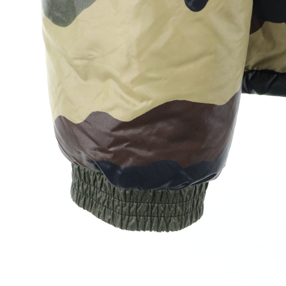 MONCLER(モンクレール) エベレスト ワッペン付き カモ柄 ダウンジャケット Z7HJ820