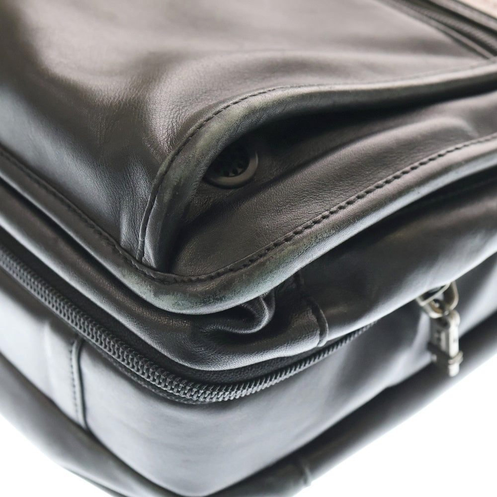 TUMI(トゥミ) ロゴプレート付き オールレザー エクスペンダブル