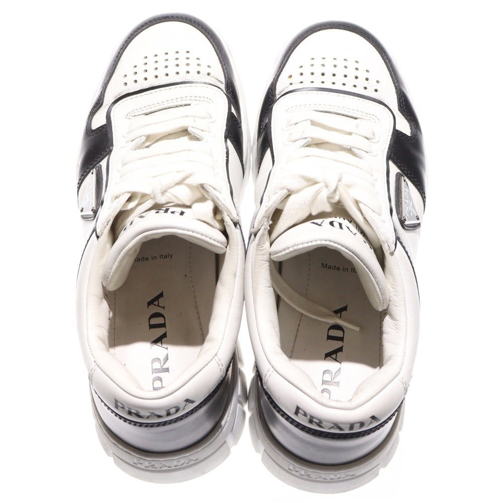 PRADA(プラダ) トライアングルロゴプレート レザー ローカット