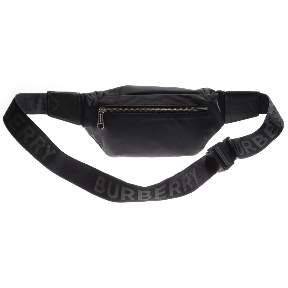 BURBERRY(バーバリー) ラバーロゴ ダブルジップ ボディナイロンバッグ ブラック 8049095