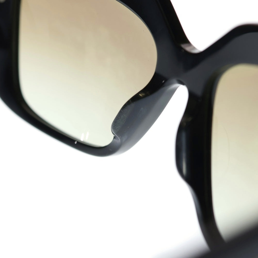 PRADA(プラダ) スモークレンズ スクエア サングラス 眼鏡 1AB0A7 ブラック レディース