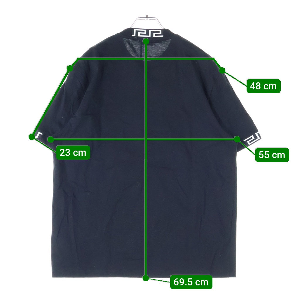 VERSACE(ヴェルサーチ) GRECA グレカ ロゴ刺繍 クルーネック半袖Tシャツ ブラック A88650