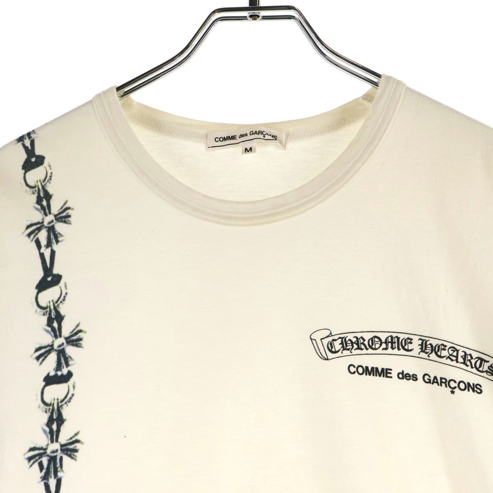 CHROME HEARTS(クロムハーツ) ×COMME des GARCONS コムデギャルソン スクロールラベル カットアウトCHプラスプリント 半袖Tシャツ カットソー ホワイト OT-T026
