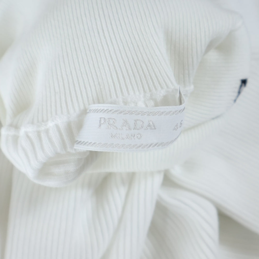 PRADA(プラダ) ロゴプリント タートルネックセーター ホワイト UMR524 S222 11I0