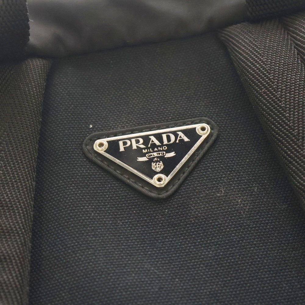 PRADA(プラダ) ロゴプレート ナイロンバックパック ブラック