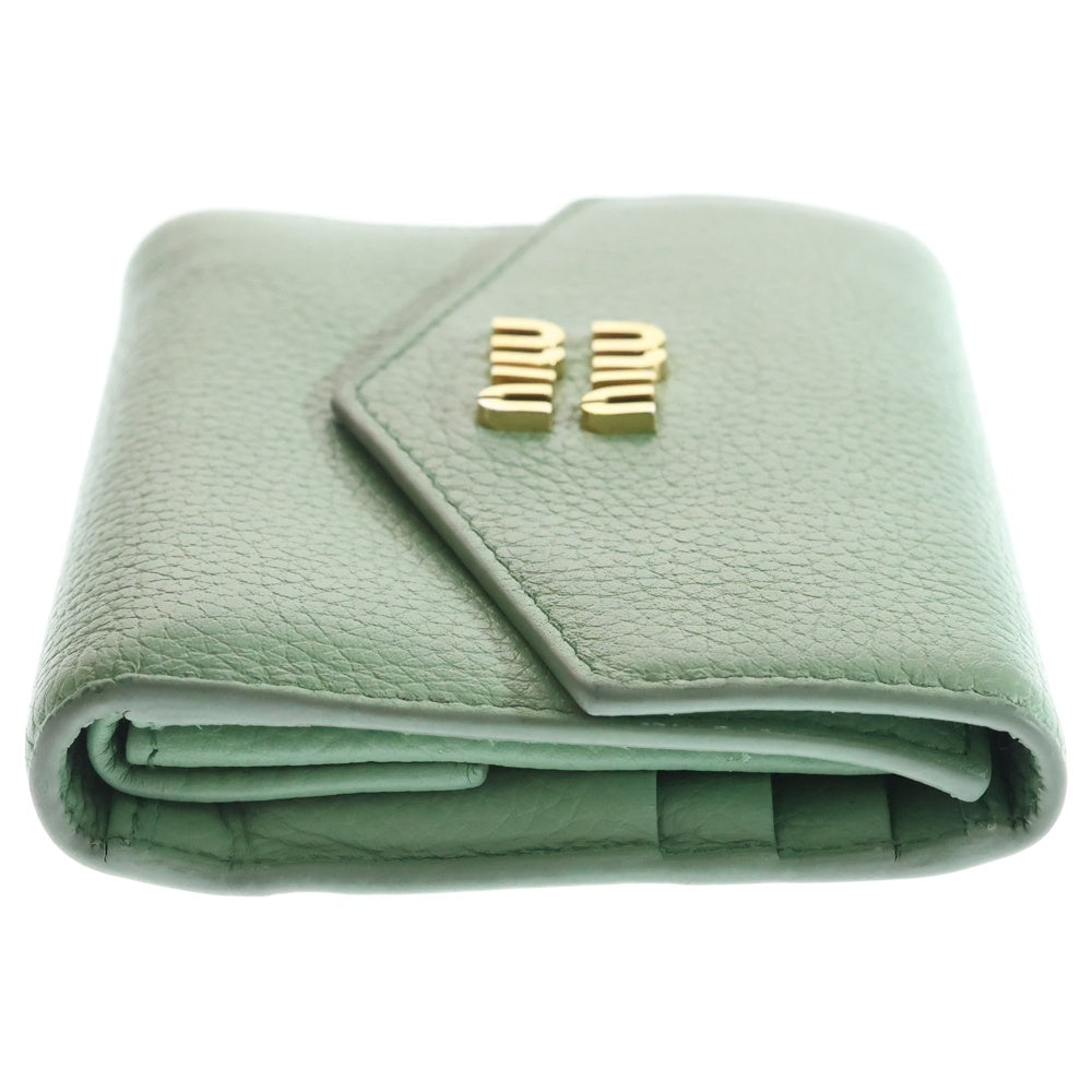 miumiu(ミュウミュウ) ヴィッテロダイノ レザーフラップ付 折り財布 メタルロゴ 5MH043_2DT7_F0229 アクアマリン レディース