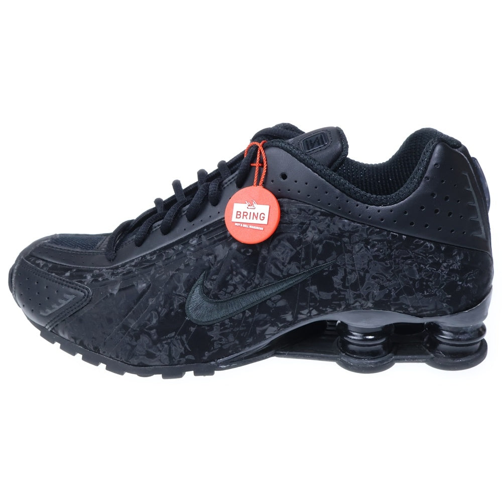 NIKE(ナイキ) WOMEN'S SHOX R4 BLACK FLORAL DARK SMOKE GREY ウィメンズ ショックス R4 ブラックフローラル ローカットスニーカー US10/27cm ブラック HV0934-002 レディース