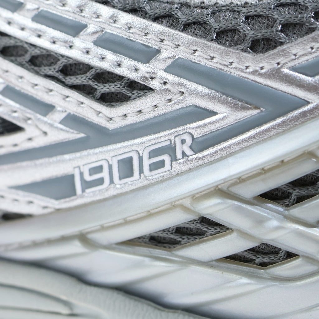 New Balance(ニューバランス) 1906R Harbor Grey ローカットスニーカー M1906REH シルバー/グレー