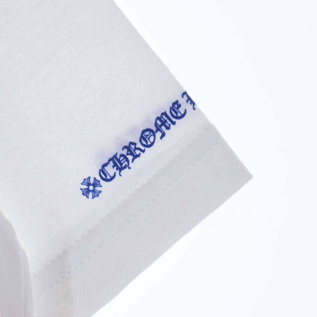 CHROME HEARTS(クロムハーツ) Neck Logo S/S Tee ネックロゴプリント クルーネック 半袖Tシャツ カットソー ホワイト/ブルー