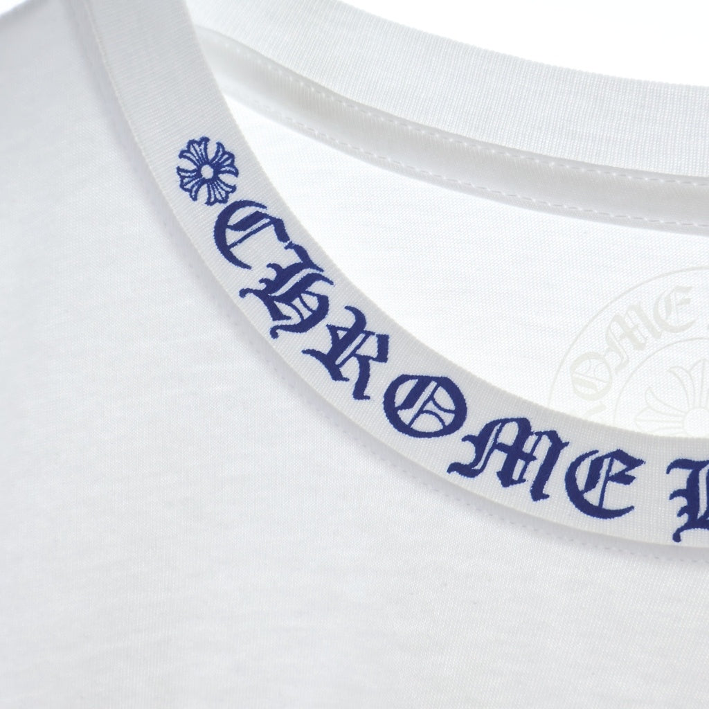 CHROME HEARTS(クロムハーツ) Neck Logo S/S Tee ネックロゴプリント クルーネック 半袖Tシャツ カットソー ホワイト/ブルー