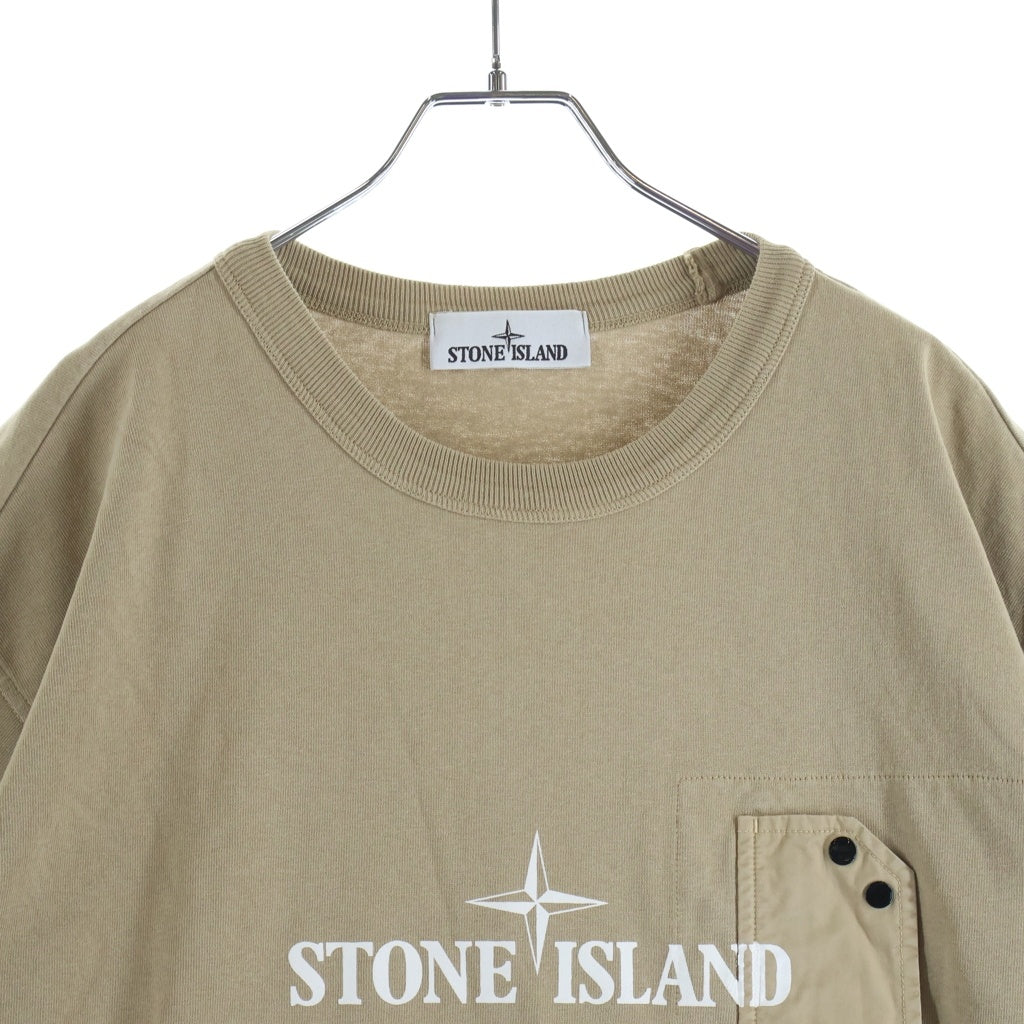 STONE ISLAND(ストーンアイランド) LOGO Print T-shirt ロゴ プリント クルーネック半袖Tシャツ フラップポケット 811521079 ブラウン