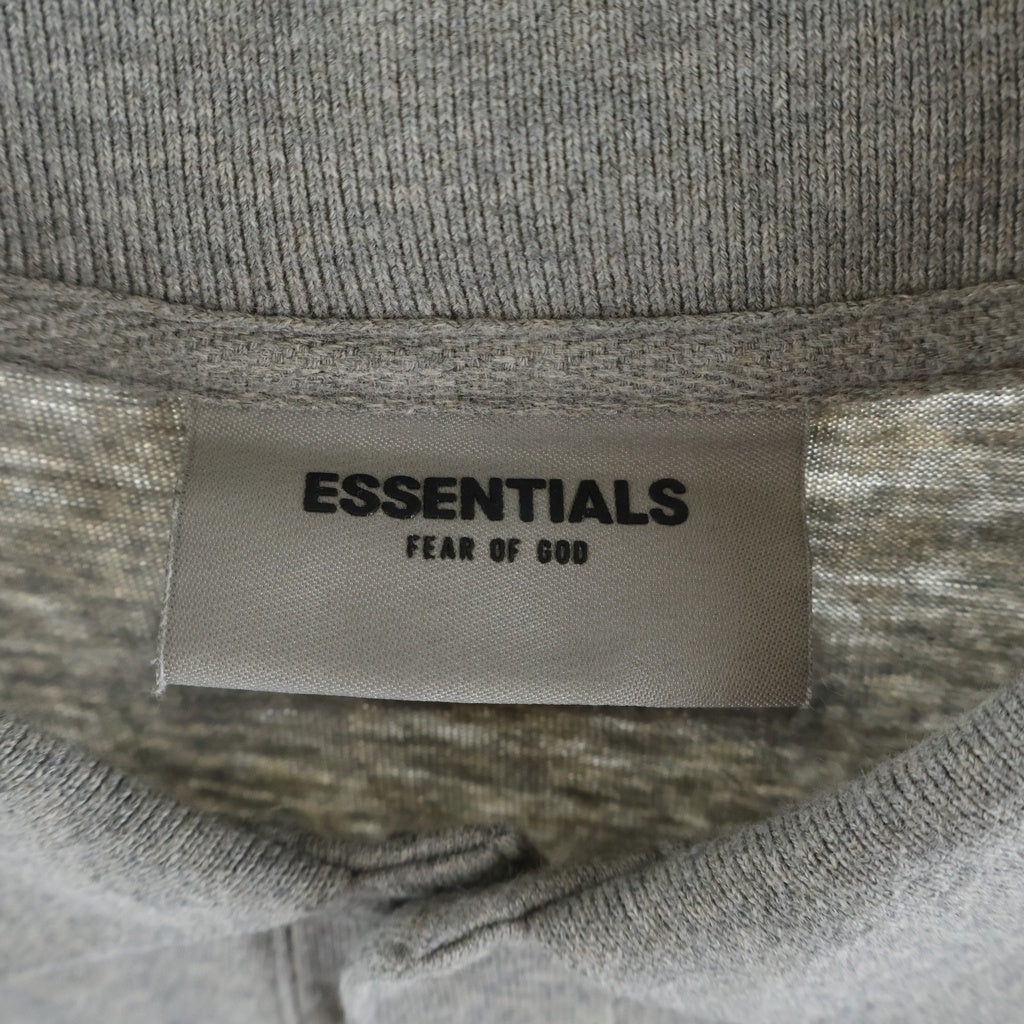 FEAR OF GOD ESSENTIALS(フィアオブゴッド エッセンシャルズ) ラバーロゴ ビックサイズ ポロシャツ グレー