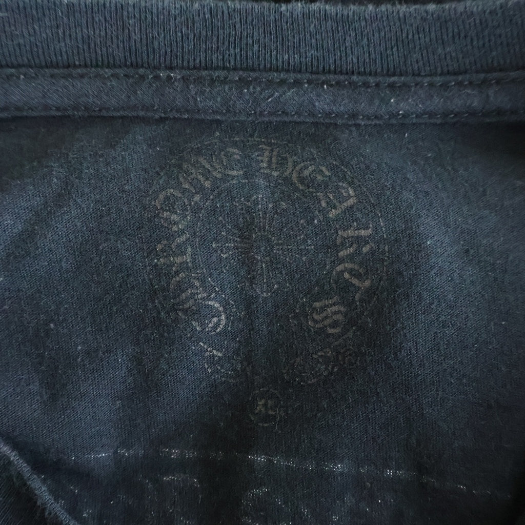 CHROME HEARTS(クロムハーツ) SCROLL LABEL T-SHIRT スクロールラベルプリント クルーネックポケット半袖Tシャツ ブラック