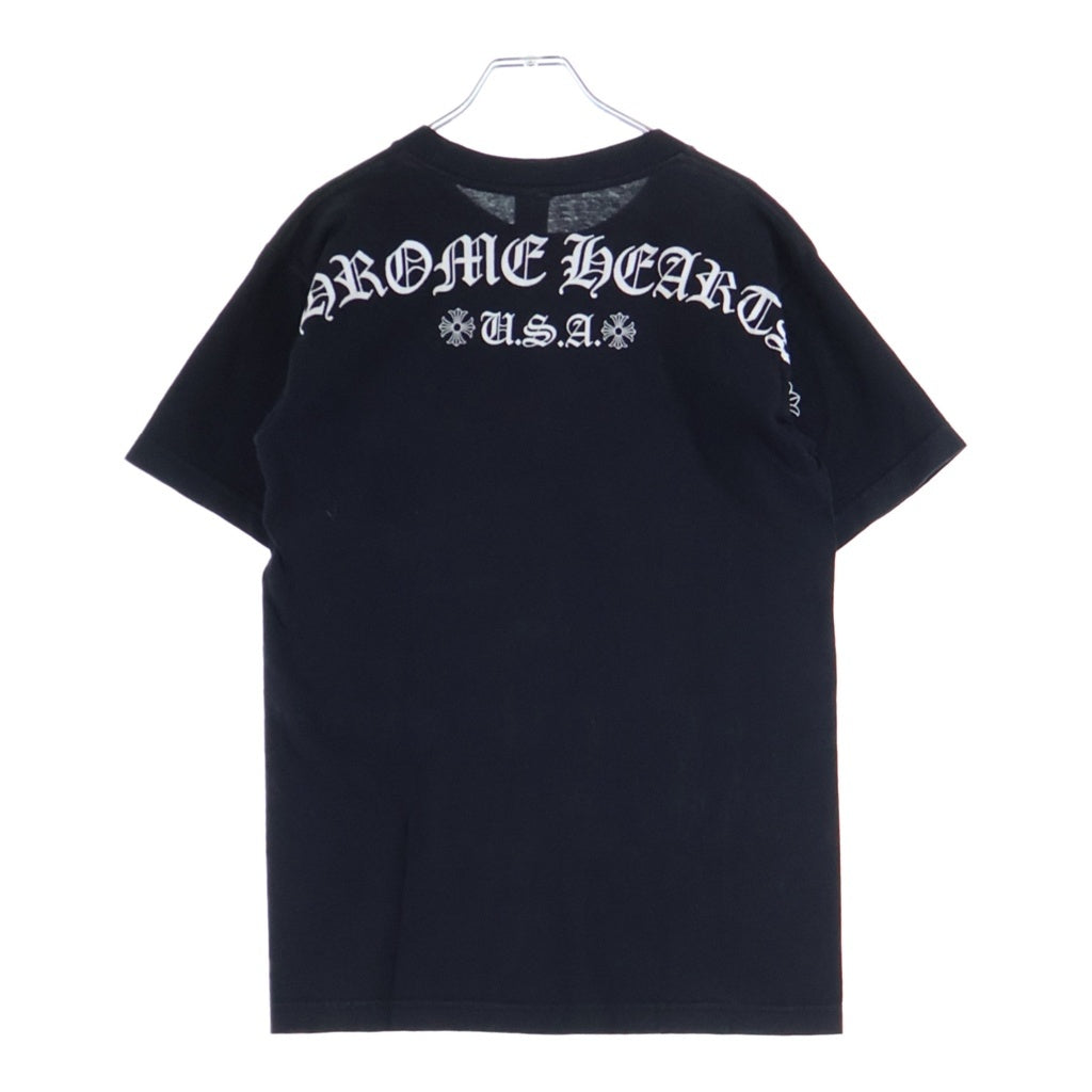 CHROME HEARTS(クロムハーツ) OLD BACK ARCH LOGO SCROLL RABEL USA PRINT TEE オールド バックアーチロゴ スクロールラベル プリント ポケット半袖Tシャツ カットソー ブラック