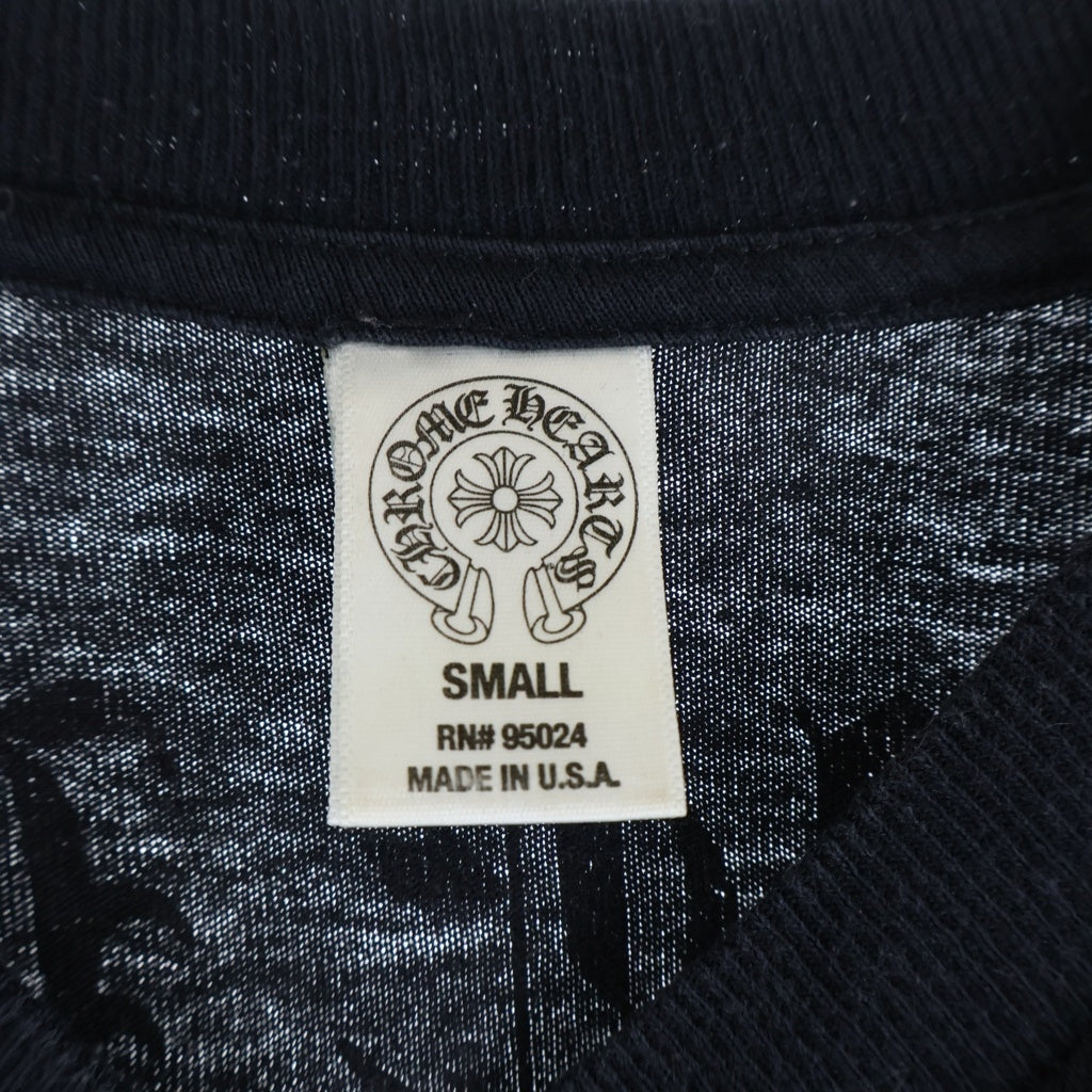CHROME HEARTS(クロムハーツ) OLD BACK ARCH LOGO SCROLL RABEL USA PRINT TEE オールド バックアーチロゴ スクロールラベル プリント ポケット半袖Tシャツ カットソー ブラック