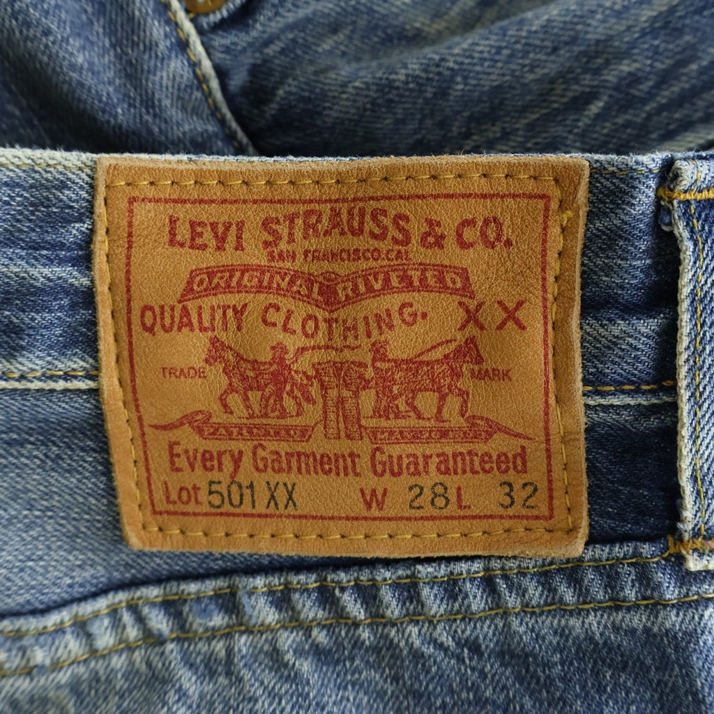 Levi's(リーバイス) ダメージ加工 リペア加工 ステップドヘム加工 ウォッシュ加工 BIGE 隠しリベット 赤耳 W28 L32 ストレートデニム インディゴ 501XX