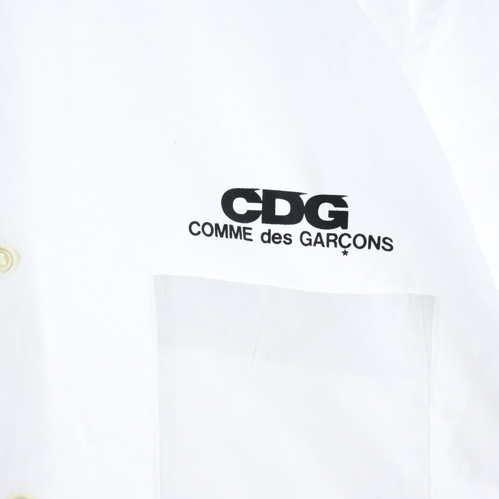 CDG(シーディージー) CLASSIC SHIRT WITH SHORT SLEEVES ロゴプリント クラシック 半袖シャツ ホワイト SZ-B016