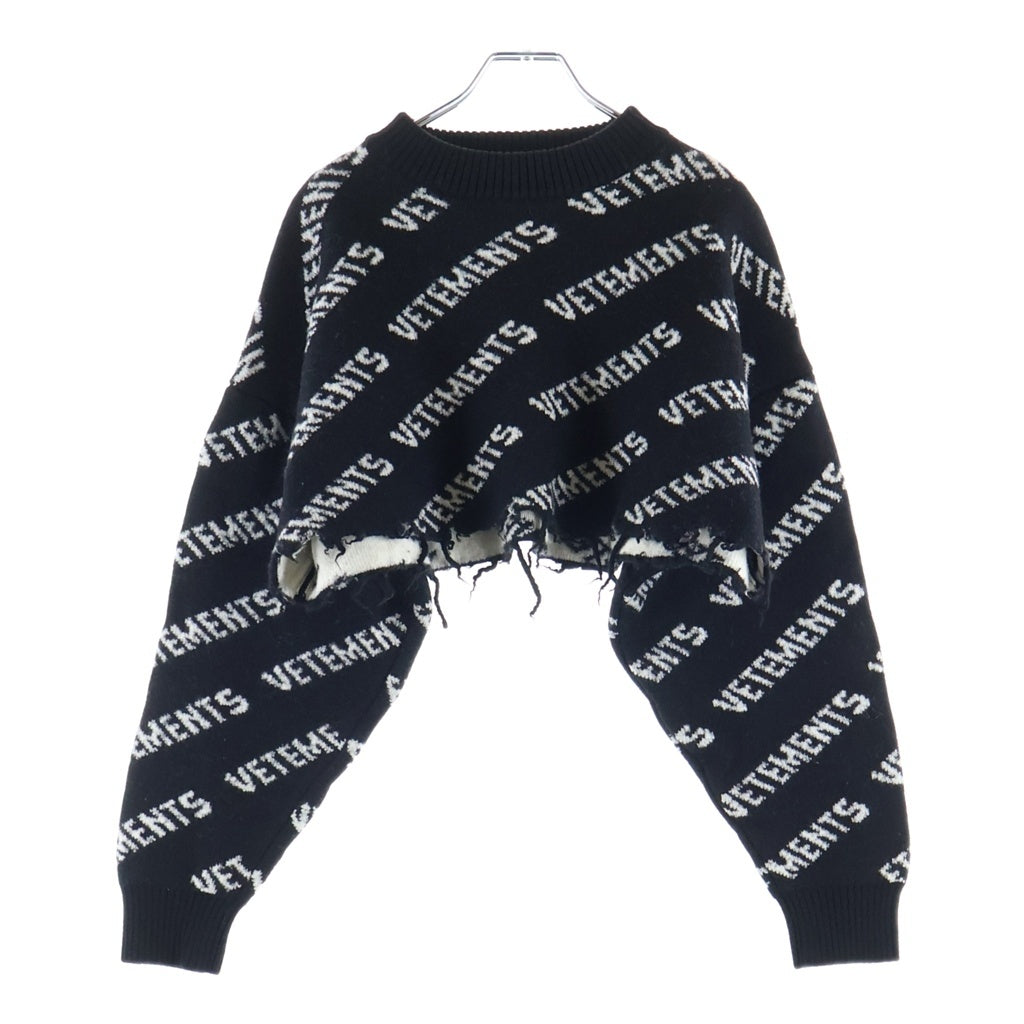 VETEMENTS(ヴェトモン) 22SS Cropped monogram sweater ロゴ UE63KN900B 断ち切り クルーネックセーター ブラック レディース