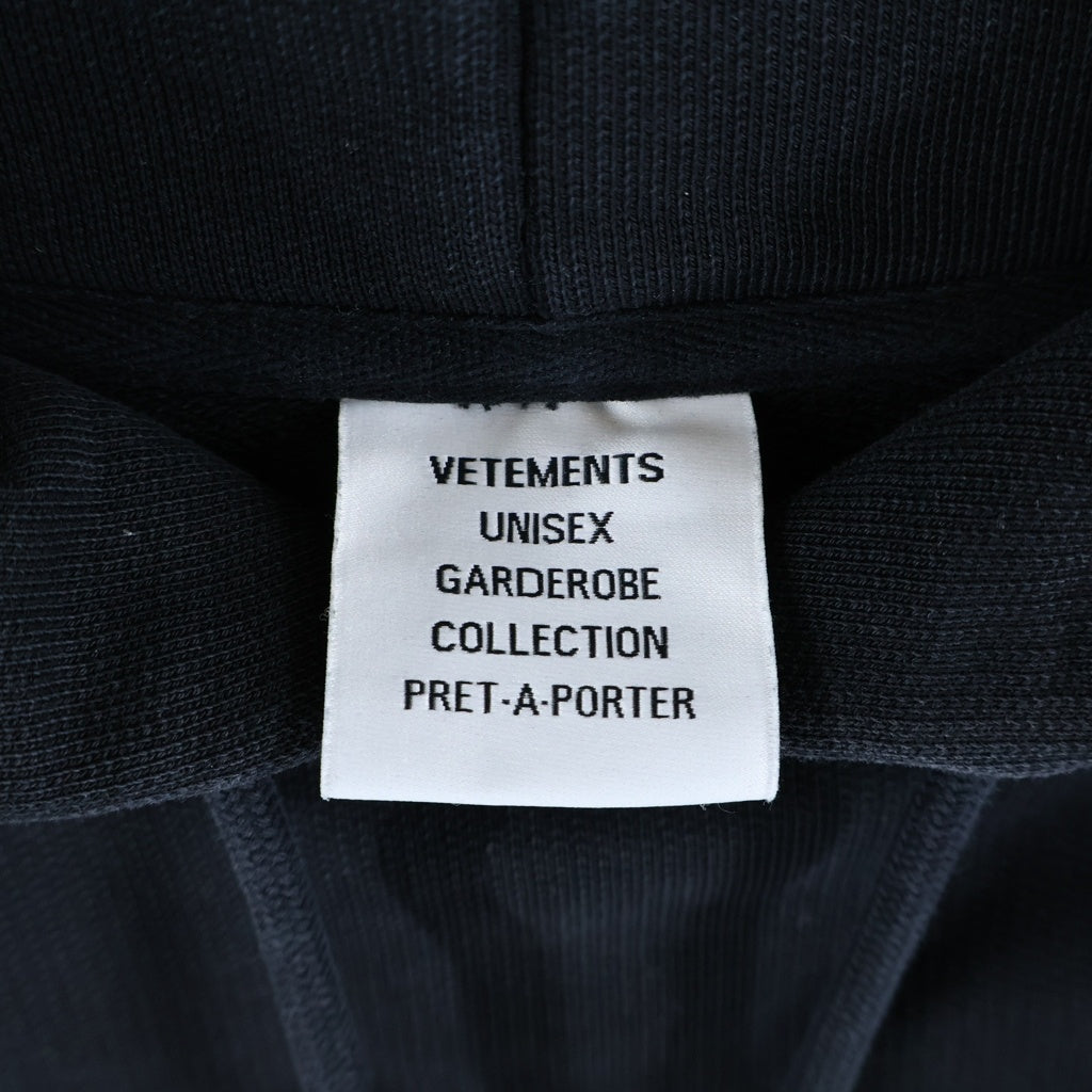 VETEMENTS(ヴェトモン) 22SS LOGO LABEL PULLOVER HOODIE ロゴレーベル プルオーバーパーカー ブラック UE52TR380X