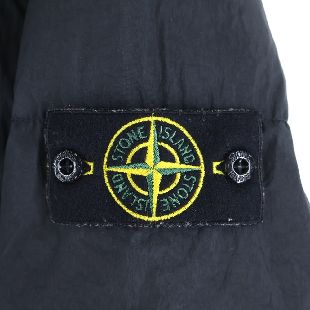 STONE ISLAND(ストーンアイランド) GARMENT DYED CRINKLE REPS NY ロゴワッペン付き ガーメントダイ ロゴワッペン ジップアップ ダウンジャケット ブラック 751540123