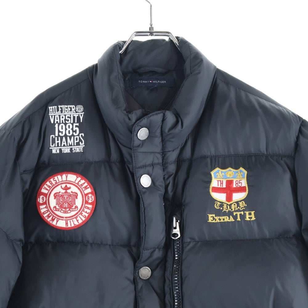 TOMMY HILFIGER(トミーヒルフィガー) エンブレムワッペン付き ジップアップ ダウンジャケット ブラック 0526377