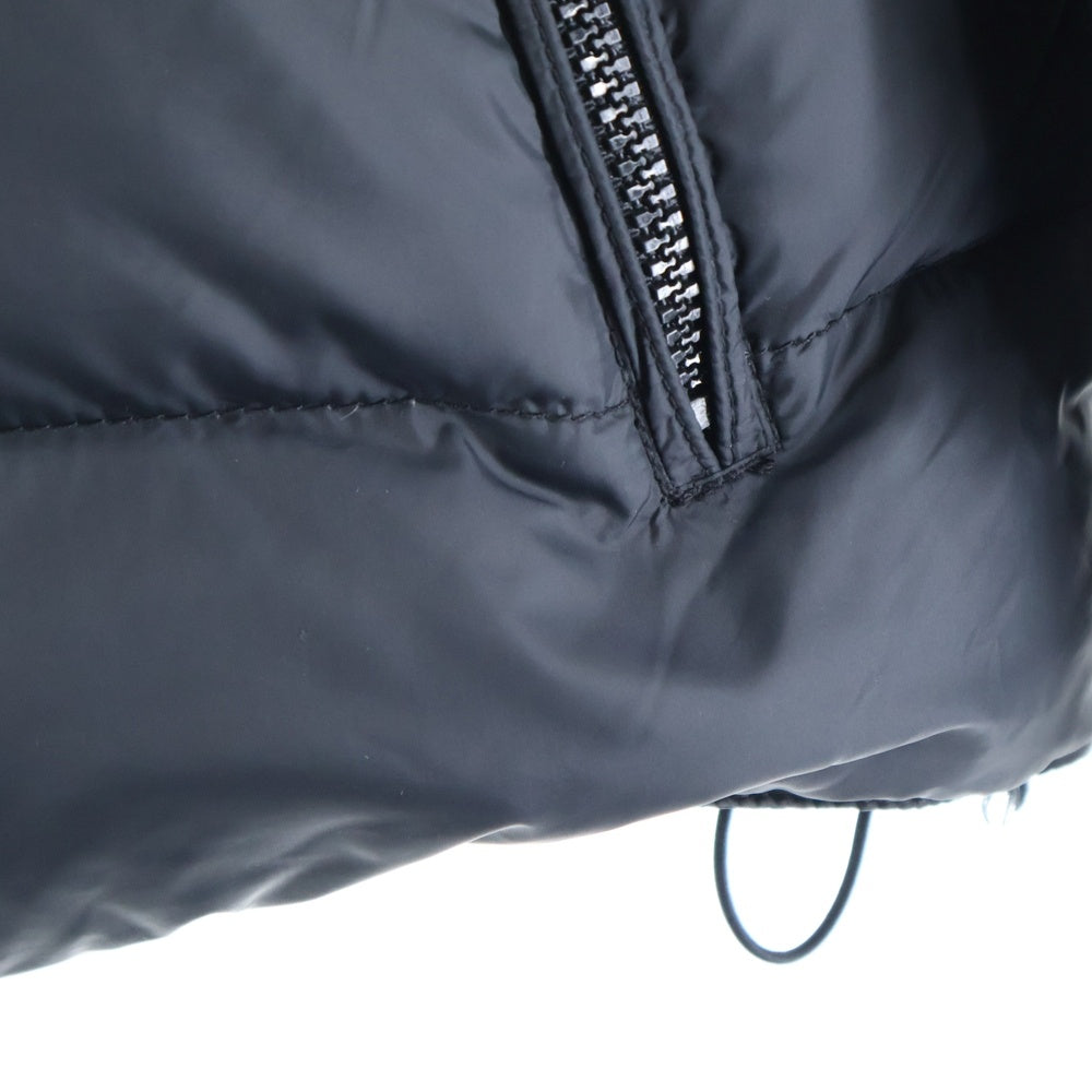 TOMMY HILFIGER(トミーヒルフィガー) エンブレムワッペン付き ジップアップ ダウンジャケット ブラック 0526377