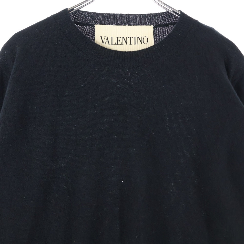 Valentino　ヴァレンティノ　ロゴ入り長袖ニットセーター VALENTINO(ヴァレンティノ) ロゴプレート付き カシミヤ 長袖ニット