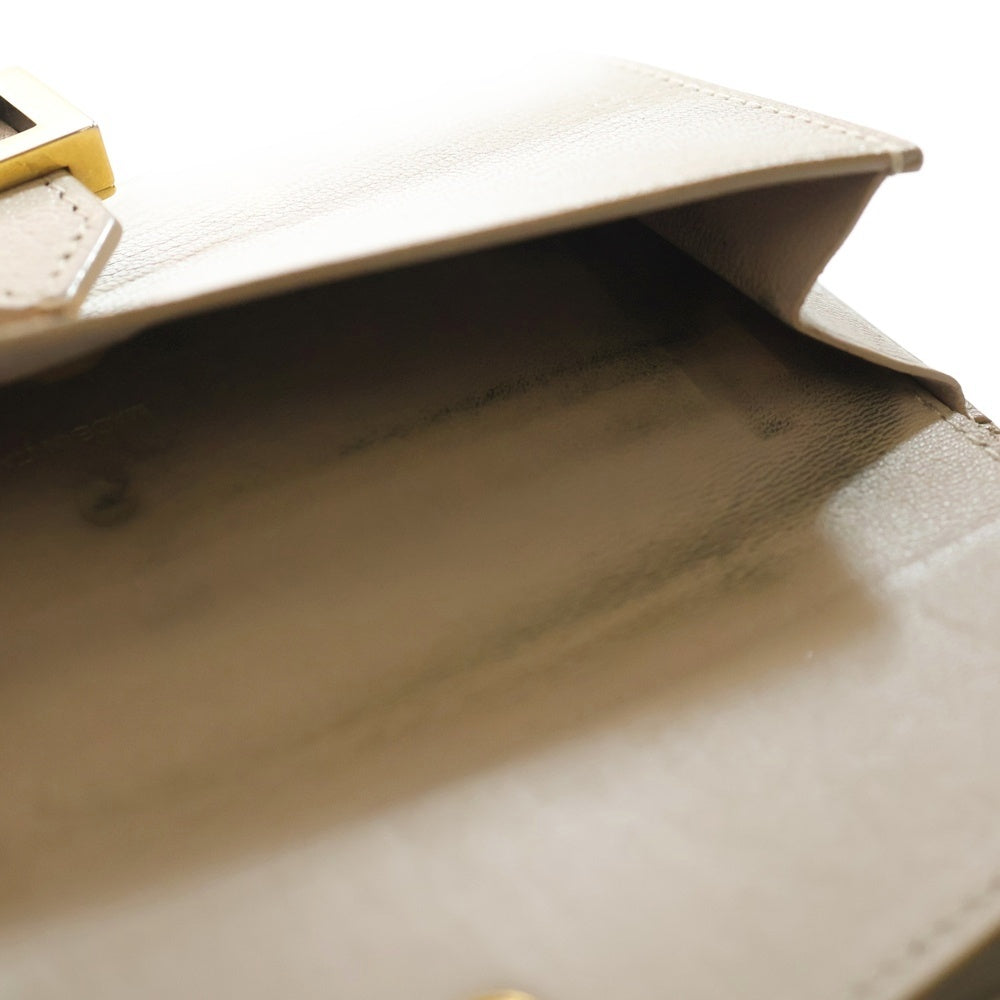 GIVENCHY(ジバンシィ) ダイヤモンド キルトレザー コンパクトウォレット 財布 アイボリー レディース