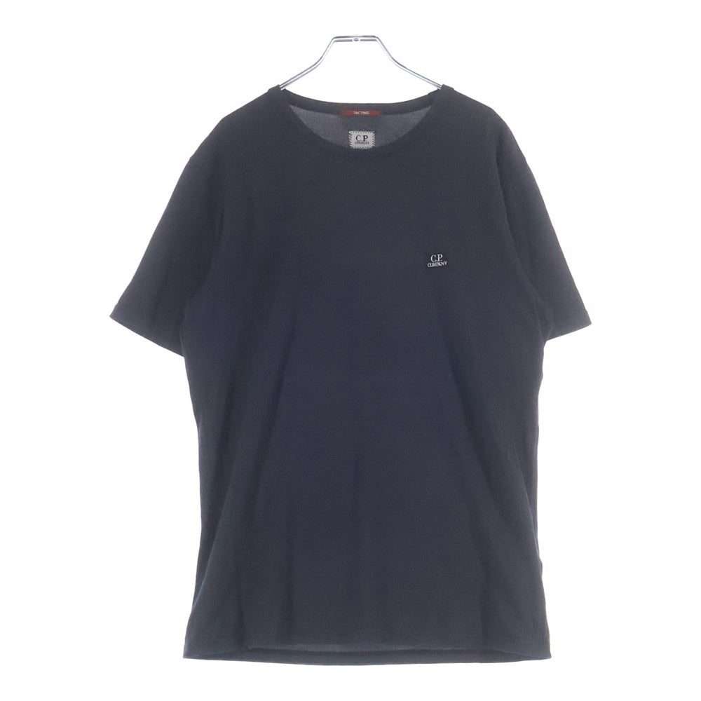 C.P. Company(シーピーカンパニー) フロントロゴ刺繍 半袖Tシャツ カットソー ブラック 08CMTS085A-000973G