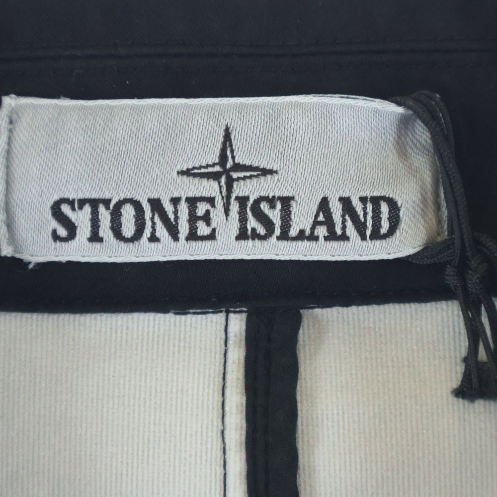 STONE  ストーンアイランド RASO GOMMATO 3L ノッチドラペル 3B アームロゴワッペン ユーティリティジャケット ブラック K1S15A100003S0034 STONE ISLAND(ストーンアイランド) RASO GOMMATO 3L ノッチドラペル 3B