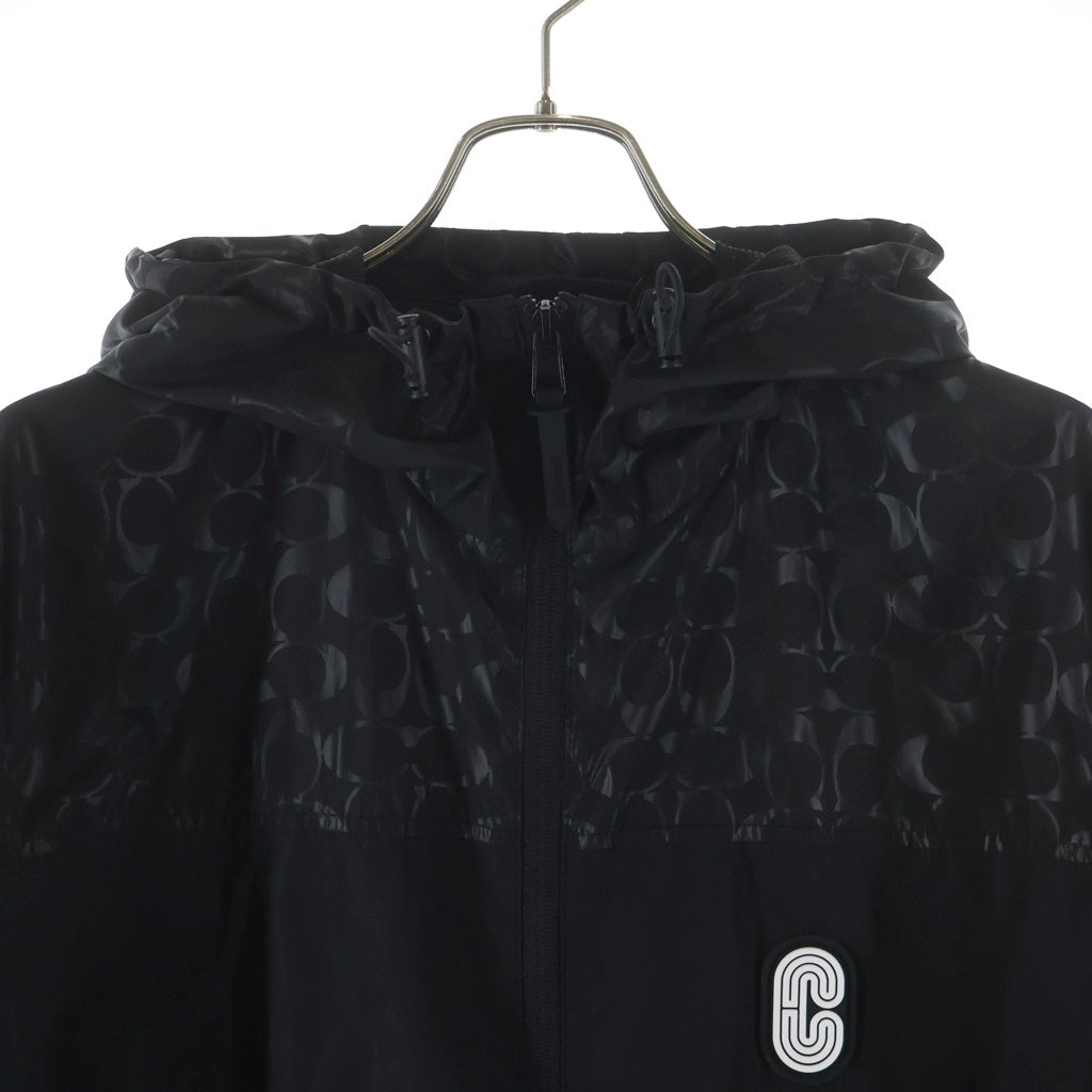 COACH(コーチ) SIGNATURE WINDBREAKER フロントシグネチャーロゴ ジップアップ 総柄 ジャケット ブラック C8104