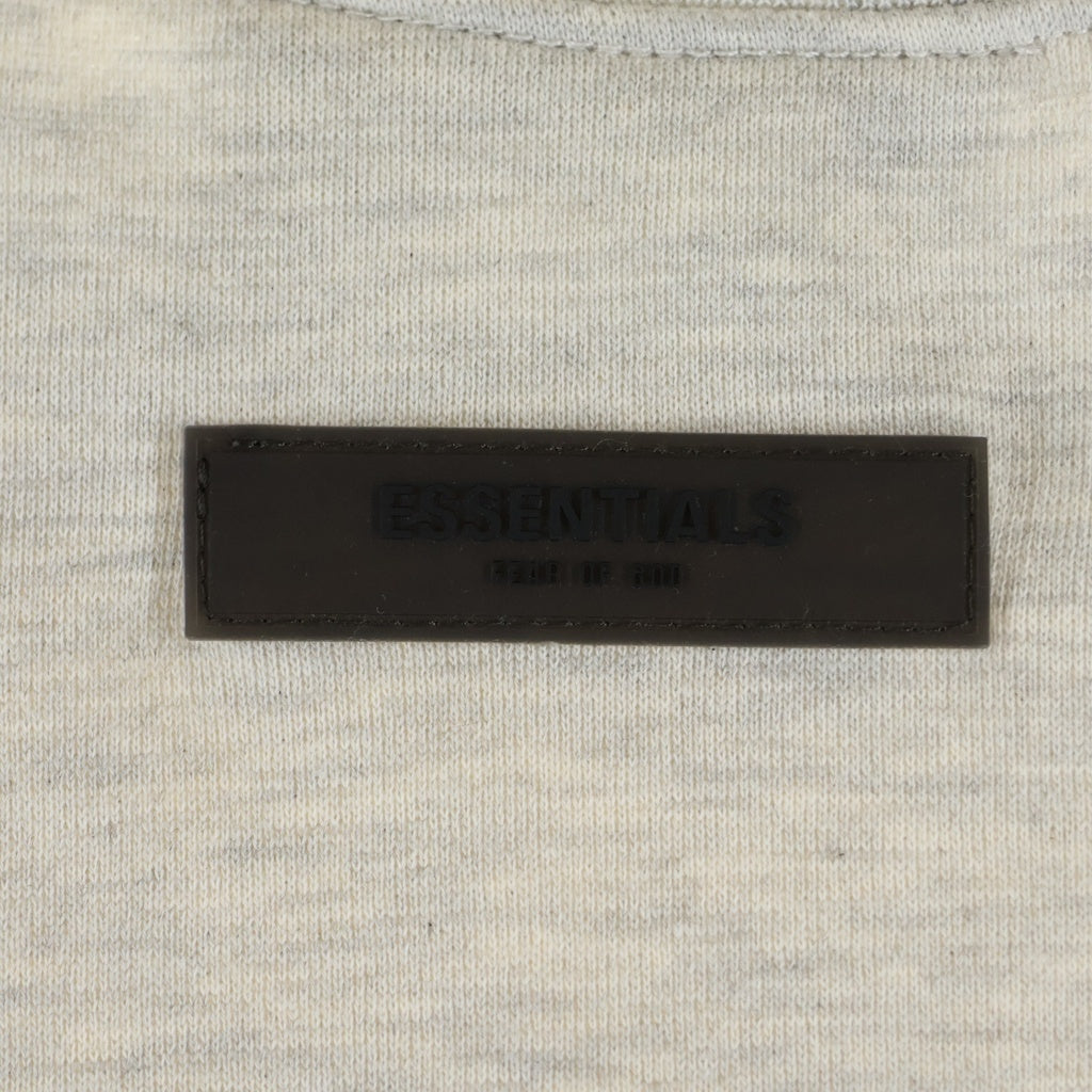 FEAR OF GOD ESSENTIALS(フィアオブゴッド エッセンシャルズ) ラバーロゴ モックネック 長袖スウェット トレーナー グレー