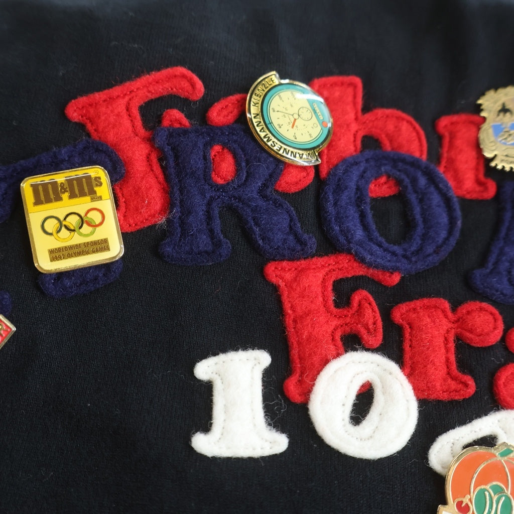 issuethings(イシューシングス) TYPE76 タイプ76 フロントワッペン ピンズ クルーネック半袖Tシャツ カットソー ブラック