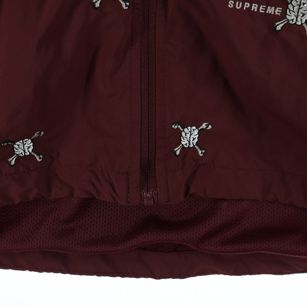 SUPREME(シュプリーム) 23SS ×UNDERCOVER Track Jacket アンダーカバー クロスボーンブレイン総柄刺繍 トラックジャケット バーガンディ